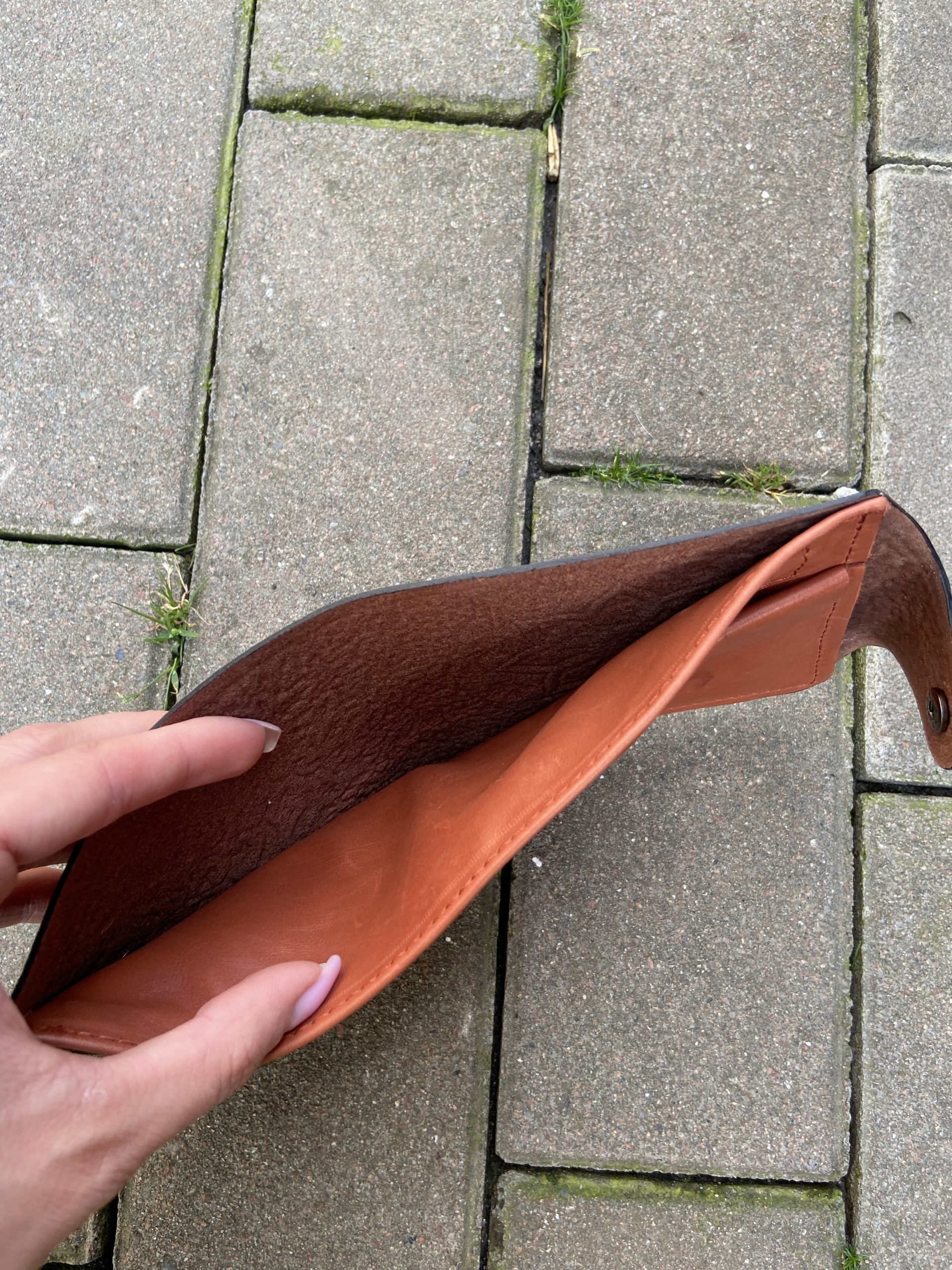 D7E147E8-7991-46E1-ABF5-D50A1AA705D9